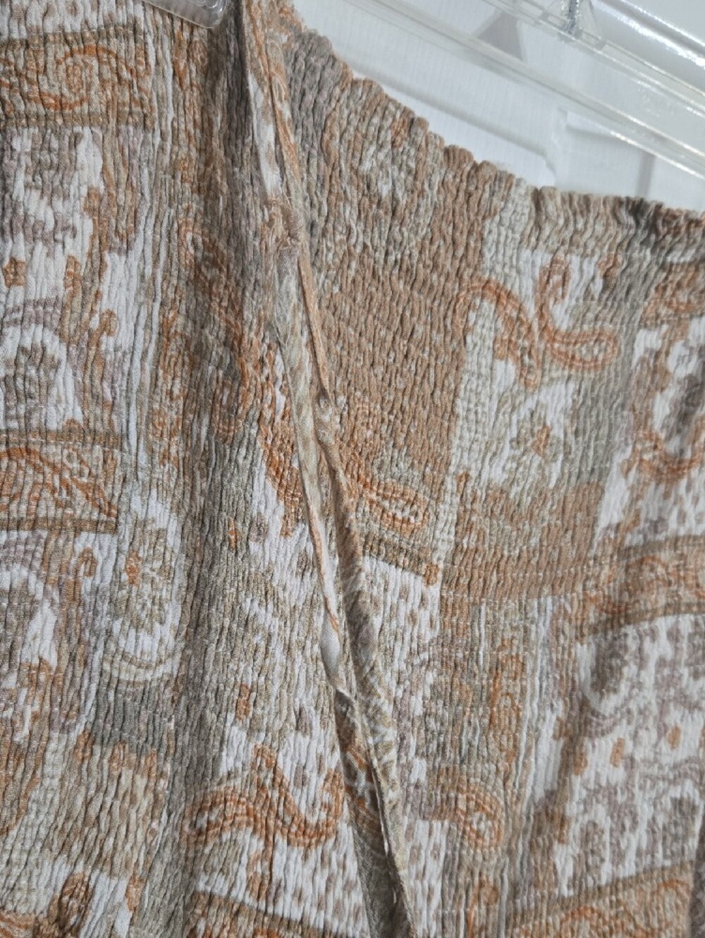 Storia Beige & White Patchwork Smocked Jumpsuit with Flared Legs - Picture 5 of 7